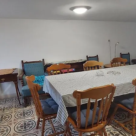 Kikoeto Vendeghaz Διαμέρισμα Badacsonytördemic