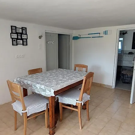 Kikoeto Vendeghaz * Badacsonytördemic