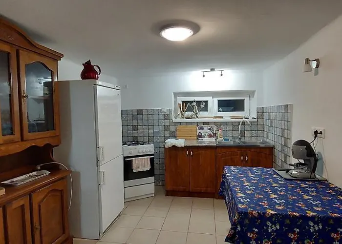 Kikoeto Vendeghaz